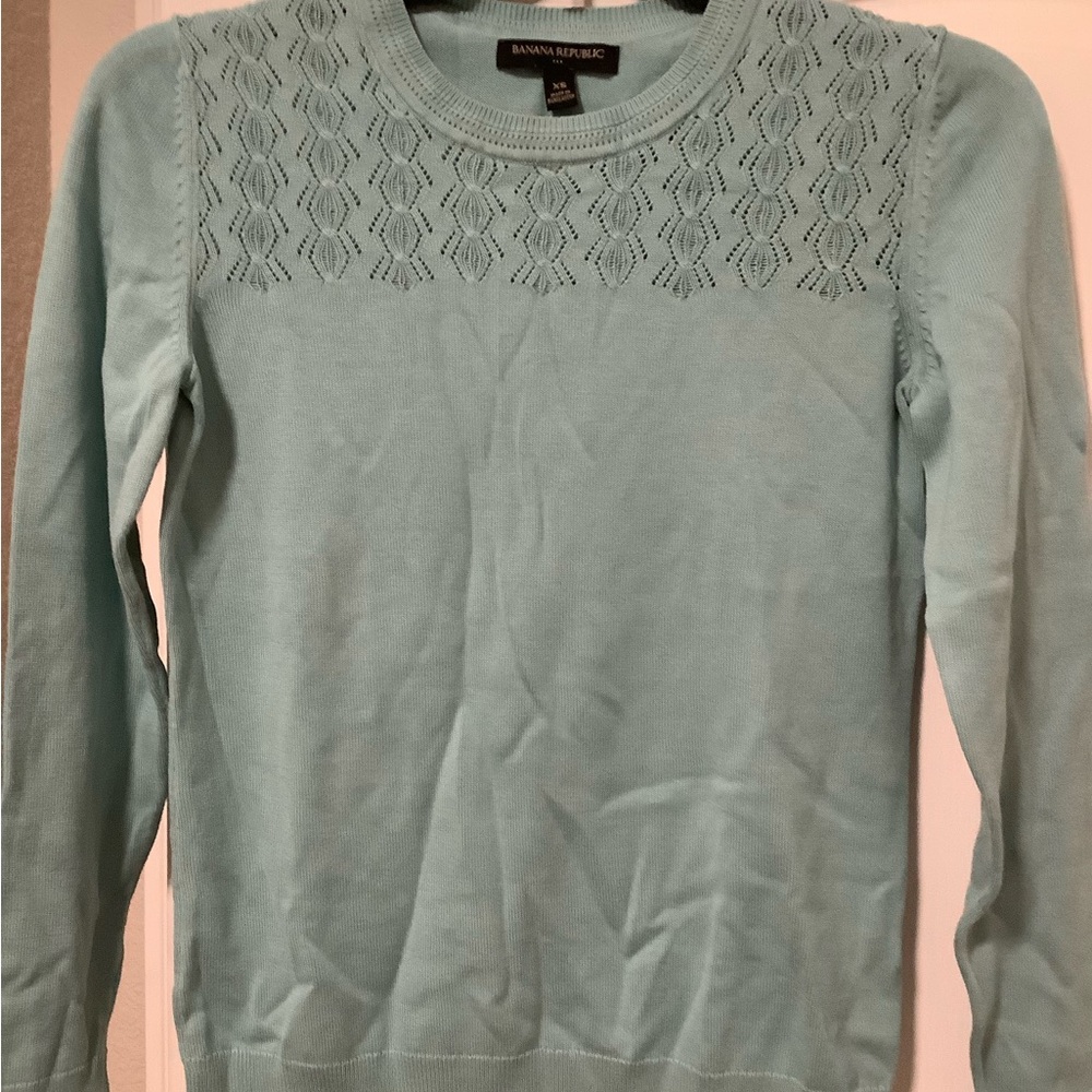 Banana Republic Women's Light Blue Crew Neck Sweater